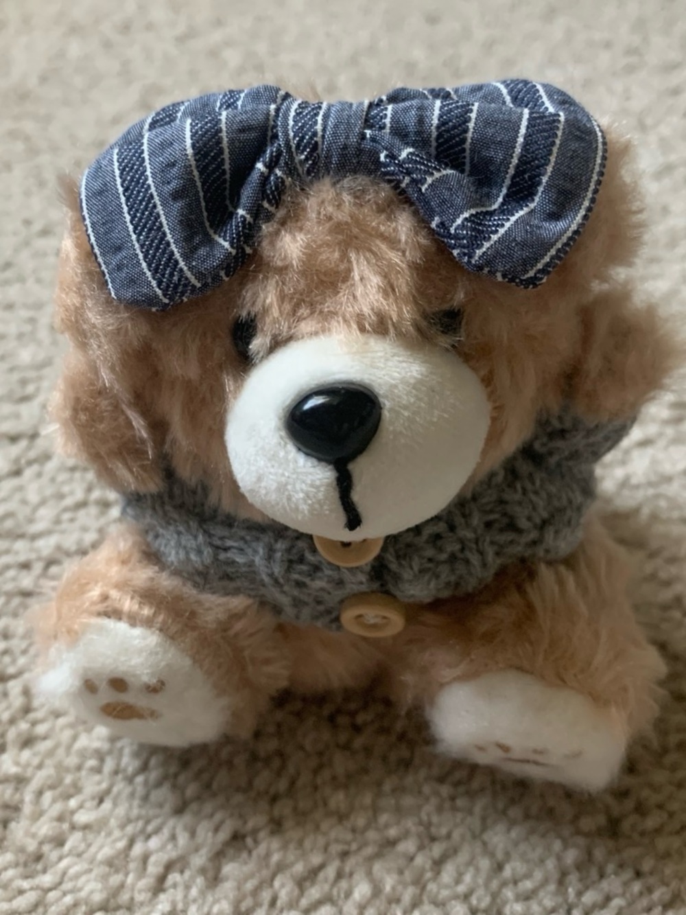 Plush Dog Toy with Blue Bow Ji and Gray Sweater - Soft Brown Puppy keychain